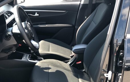 KIA Rio IV, 2021 год, 1 632 000 рублей, 6 фотография