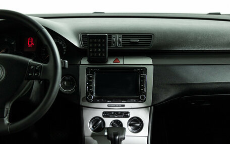 Volkswagen Passat B6, 2006 год, 579 898 рублей, 15 фотография