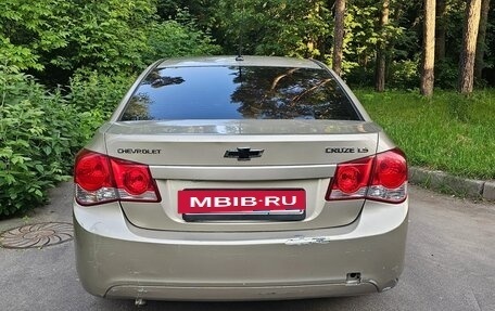 Chevrolet Cruze II, 2010 год, 450 000 рублей, 3 фотография