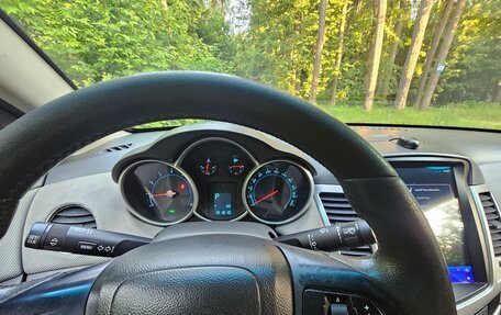 Chevrolet Cruze II, 2010 год, 450 000 рублей, 6 фотография