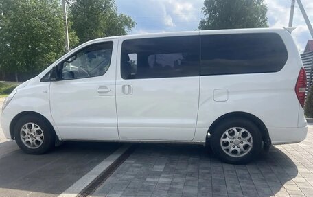 Hyundai Grand Starex Grand Starex I рестайлинг 2, 2010 год, 1 070 000 рублей, 2 фотография