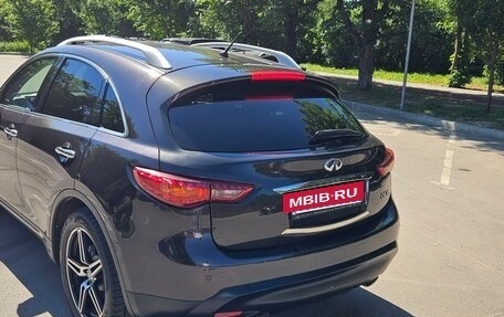 Infiniti QX70, 2014 год, 2 300 000 рублей, 3 фотография