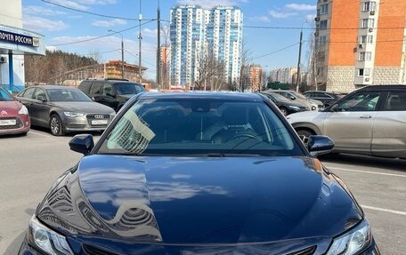 Toyota Camry, 2020 год, 2 900 000 рублей, 2 фотография