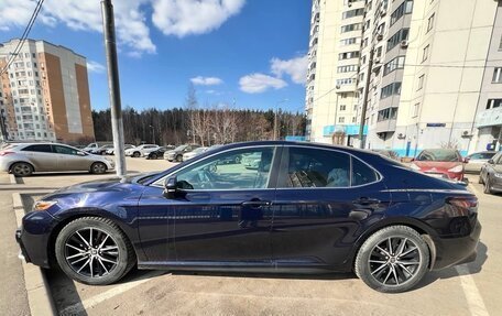 Toyota Camry, 2020 год, 2 900 000 рублей, 4 фотография