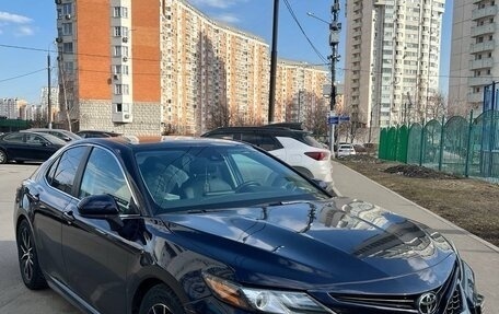 Toyota Camry, 2020 год, 2 900 000 рублей, 3 фотография