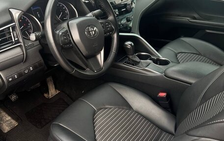 Toyota Camry, 2020 год, 2 900 000 рублей, 10 фотография