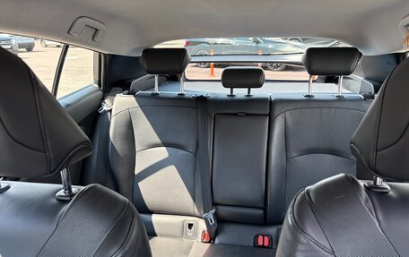 Toyota Prius IV XW50, 2017 год, 1 950 000 рублей, 3 фотография