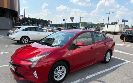 Toyota Prius IV XW50, 2017 год, 1 950 000 рублей, 7 фотография