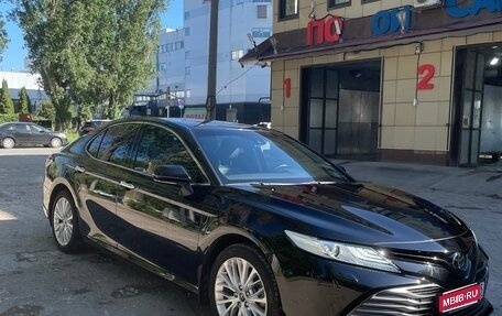 Toyota Camry, 2019 год, 3 190 000 рублей, 1 фотография