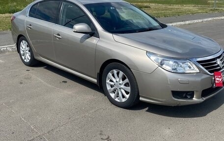 Renault Latitude I, 2011 год, 800 000 рублей, 2 фотография