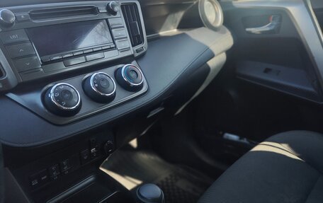 Toyota RAV4, 2014 год, 1 650 000 рублей, 18 фотография