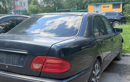 Mercedes-Benz E-Класс, 1996 год, 150 000 рублей, 3 фотография