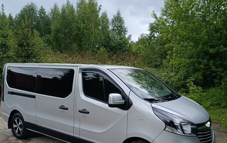 Opel Vivaro B, 2017 год, 2 195 000 рублей, 23 фотография