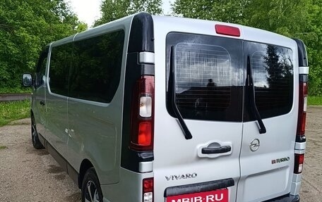 Opel Vivaro B, 2017 год, 2 195 000 рублей, 15 фотография