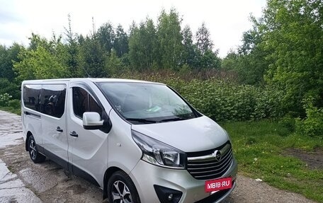 Opel Vivaro B, 2017 год, 2 195 000 рублей, 18 фотография