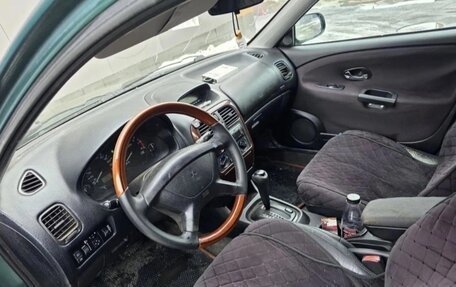 Mitsubishi Carisma I, 2001 год, 350 000 рублей, 3 фотография