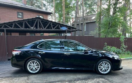 Toyota Camry, 2019 год, 2 950 000 рублей, 5 фотография