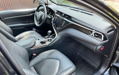 Toyota Camry, 2019 год, 2 950 000 рублей, 7 фотография