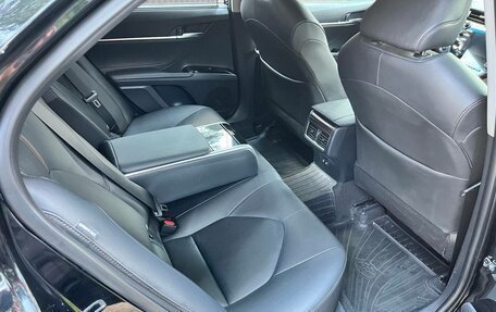 Toyota Camry, 2019 год, 2 950 000 рублей, 10 фотография