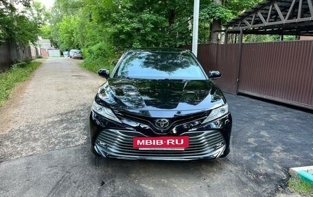 Toyota Camry, 2019 год, 2 950 000 рублей, 2 фотография