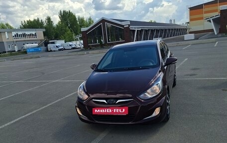 Hyundai Solaris II рестайлинг, 2011 год, 520 000 рублей, 2 фотография