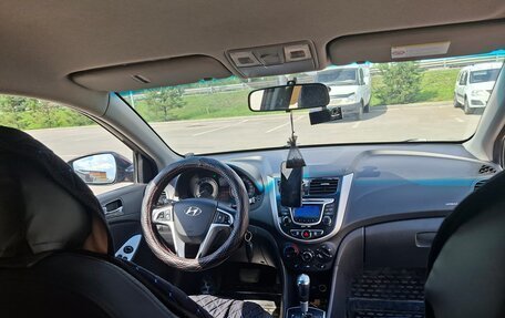 Hyundai Solaris II рестайлинг, 2011 год, 520 000 рублей, 6 фотография