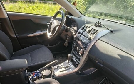 Toyota Corolla, 2011 год, 925 000 рублей, 10 фотография