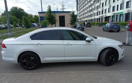 Volkswagen Passat B8 рестайлинг, 2019 год, 2 200 000 рублей, 4 фотография