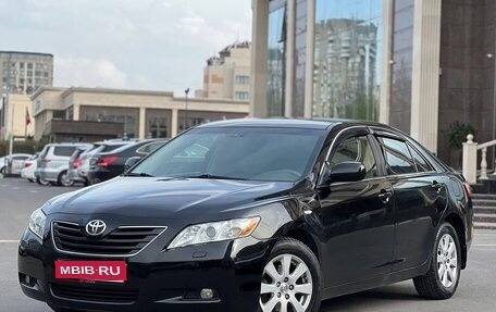 Toyota Camry, 2011 год, 990 000 рублей, 1 фотография