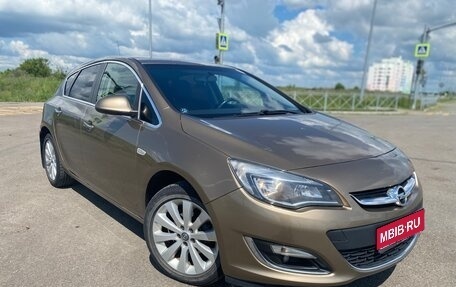 Opel Astra J, 2012 год, 680 000 рублей, 1 фотография