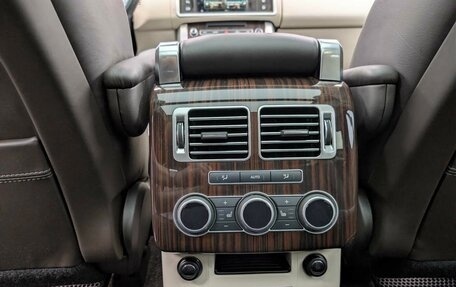 Land Rover Range Rover IV рестайлинг, 2015 год, 3 797 000 рублей, 17 фотография