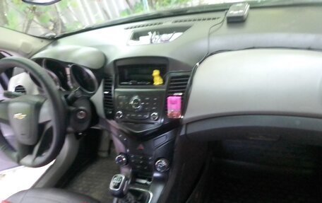 Chevrolet Cruze II, 2009 год, 670 000 рублей, 10 фотография