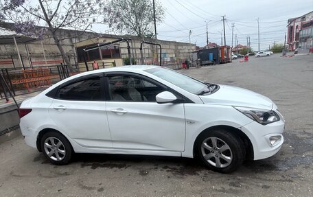 Hyundai Solaris II рестайлинг, 2014 год, 420 000 рублей, 3 фотография