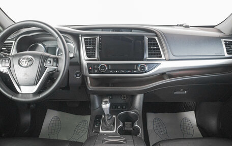 Toyota Highlander III, 2013 год, 2 599 000 рублей, 14 фотография
