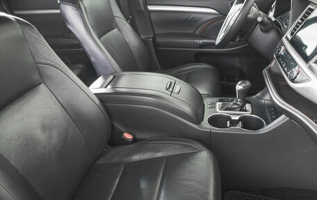 Toyota Highlander III, 2013 год, 2 599 000 рублей, 12 фотография