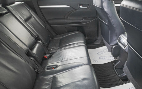 Toyota Highlander III, 2013 год, 2 599 000 рублей, 11 фотография