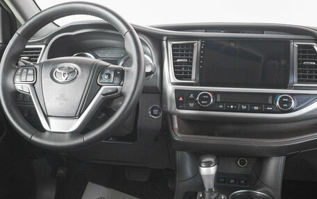 Toyota Highlander III, 2013 год, 2 599 000 рублей, 13 фотография