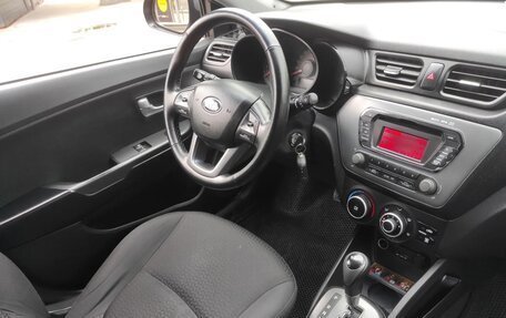 KIA Rio III рестайлинг, 2015 год, 950 000 рублей, 11 фотография