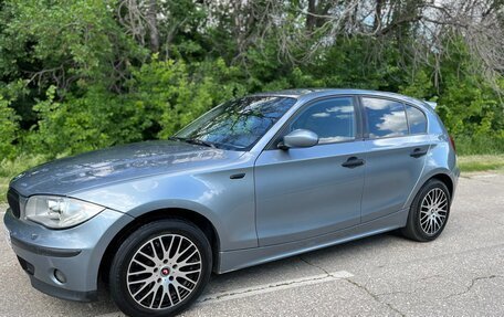 BMW 1 серия, 2005 год, 650 000 рублей, 6 фотография
