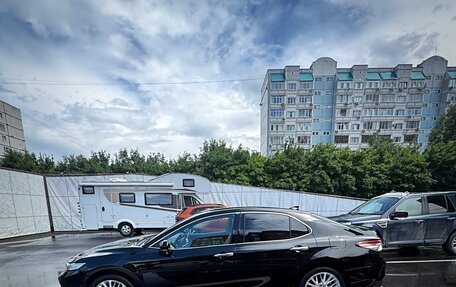 Toyota Camry, 2019 год, 2 750 000 рублей, 3 фотография
