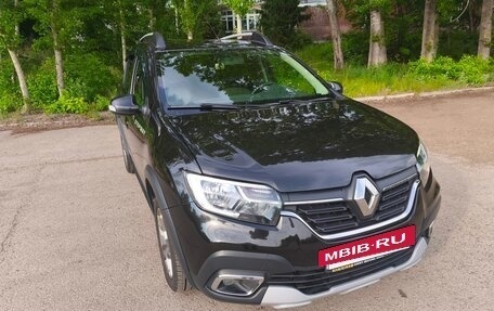 Renault Sandero II рестайлинг, 2019 год, 1 290 000 рублей, 2 фотография