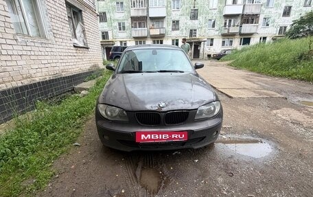 BMW 1 серия, 2005 год, 500 000 рублей, 3 фотография