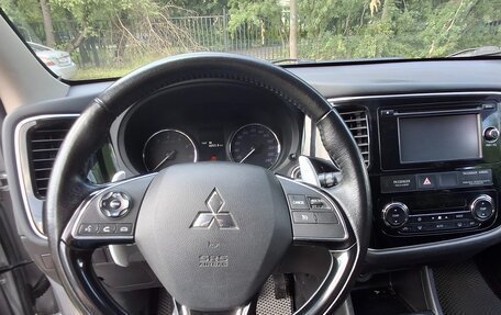 Mitsubishi Outlander III рестайлинг 3, 2015 год, 2 100 000 рублей, 8 фотография