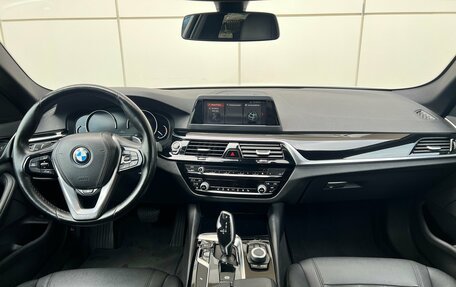 BMW 5 серия, 2018 год, 2 990 000 рублей, 12 фотография