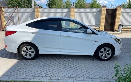 Hyundai Solaris II рестайлинг, 2016 год, 800 000 рублей, 4 фотография