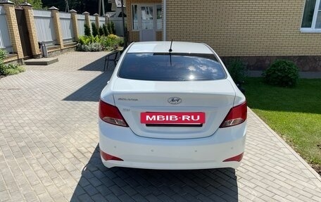 Hyundai Solaris II рестайлинг, 2016 год, 800 000 рублей, 2 фотография