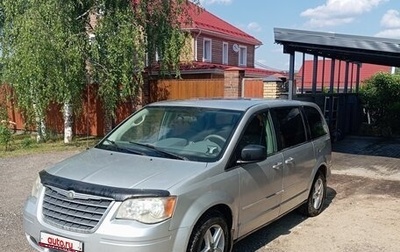 Chrysler Town & Country V рестайлинг, 2010 год, 950 000 рублей, 1 фотография