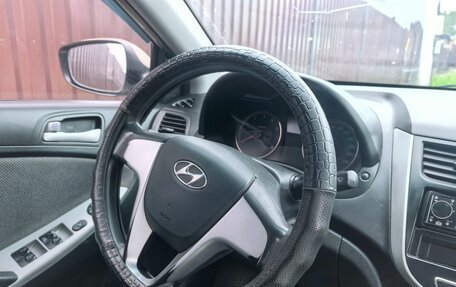 Hyundai Solaris II рестайлинг, 2012 год, 650 000 рублей, 2 фотография