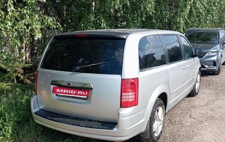 Chrysler Town & Country V рестайлинг, 2010 год, 950 000 рублей, 14 фотография