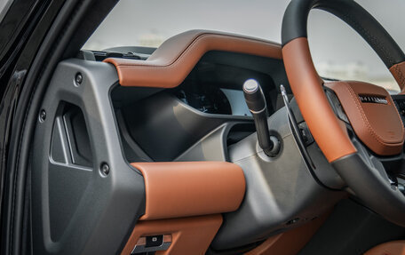 Land Rover Defender II, 2026 год, 27 500 000 рублей, 24 фотография